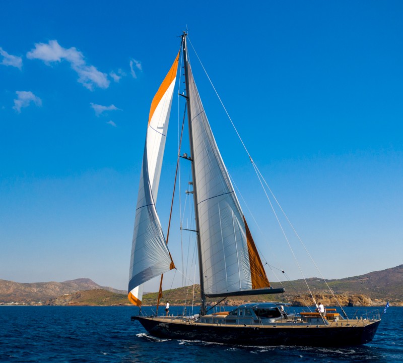 32 metre sailing yacht